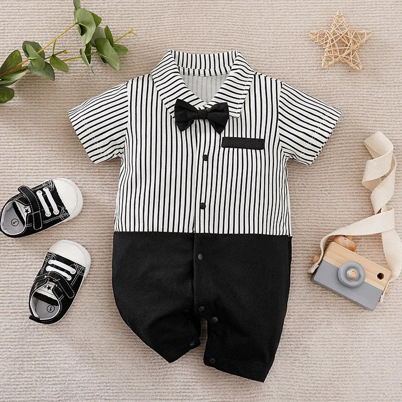 atuendo de bebé de Estilo caballero