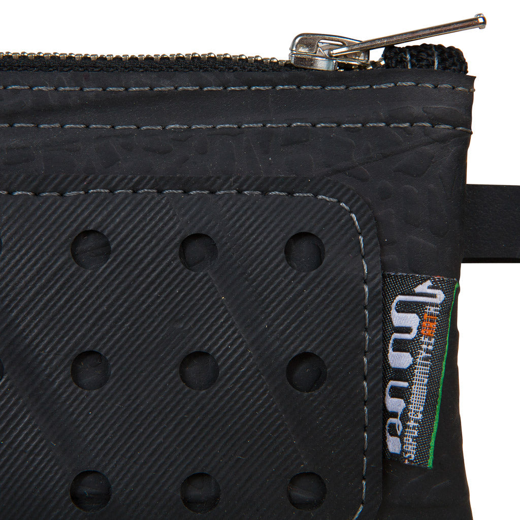 Pequeña bolsa de pulsera  de goma reciclada
